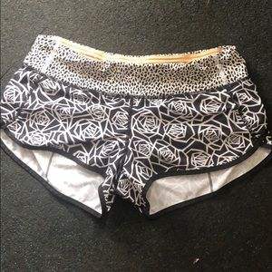 Lululemon speed shorts black and white - 6